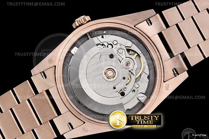0901 RDD0219J – DayDate 36mm FreshLook 697